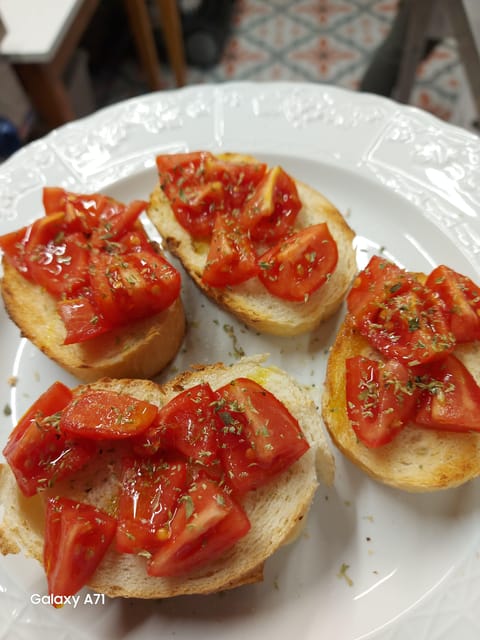 Amalfi: cookingclass whit mozzarella, tiramisù and pasta - The Flow of the Class: from farm tour to wine-fueled tasting