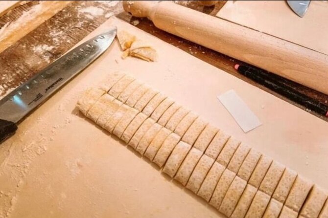 Authentic Pasta and Tiramisù cooking class at spanish steps - Why Piazza di Spagna Makes This Cooking Class Feel Like Rome