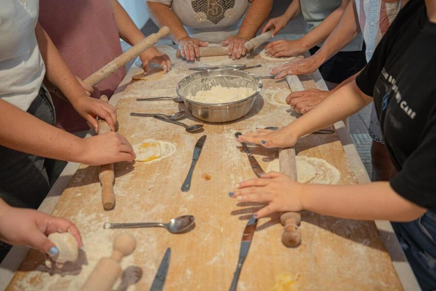 Bologna: Class dedicated to the pasta and tiramisu making - Quick tips to get the most from the class