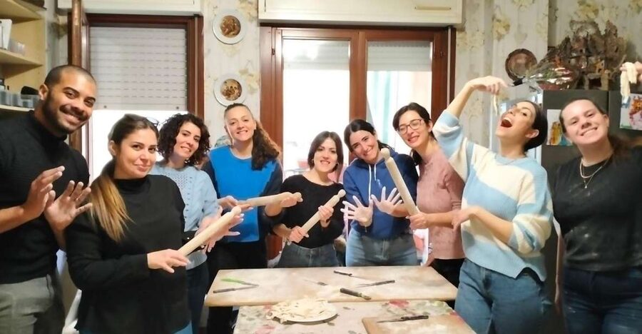 Bologna: Class dedicated to the pasta and tiramisu making - Where this happens: Via Lincoln and a home-kitchen meeting point