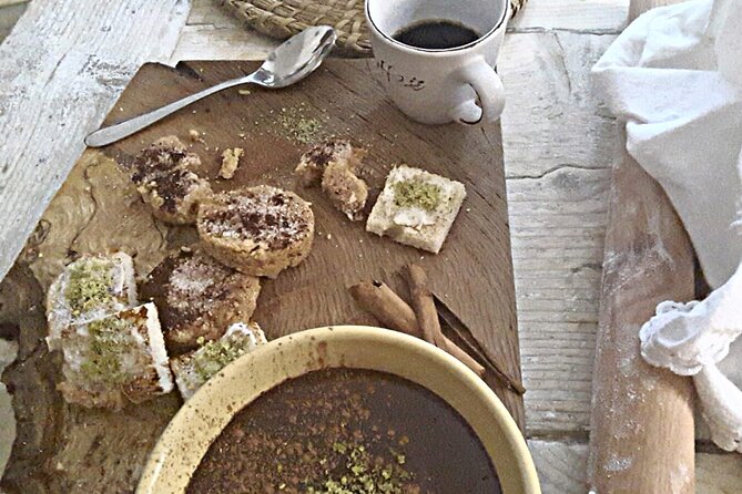 Catania Home Cooking: Pistachio Ravioli, Sicilian Pasta & Wine - Catania Meeting Point and What the Small Group Means for Your Night