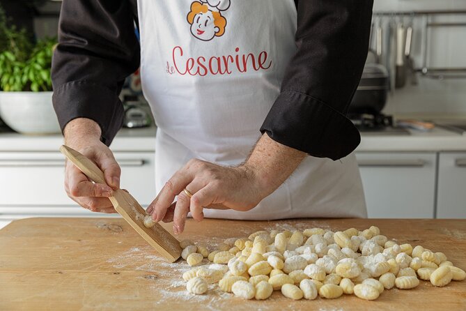 Cesarine: Small group Pasta and Tiramisu class in Siracusa - Small Group Size: Max 12 for a Reason