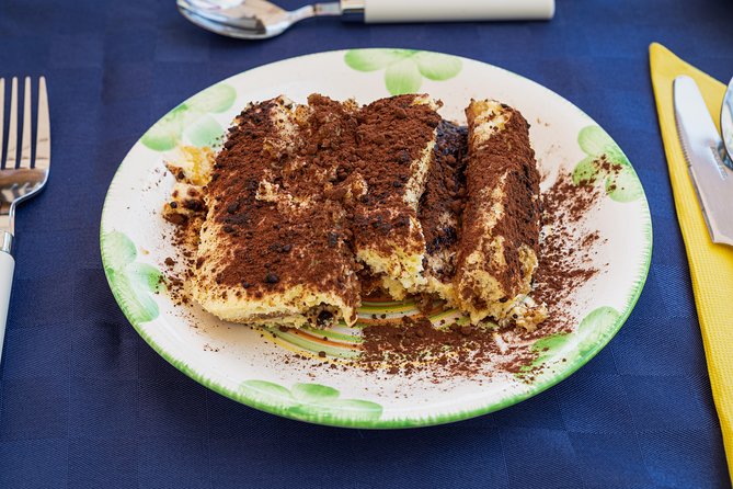 Cesarine: Small group Pasta & Tiramisu class in Rome - Cooking in a Roman home: the real advantage