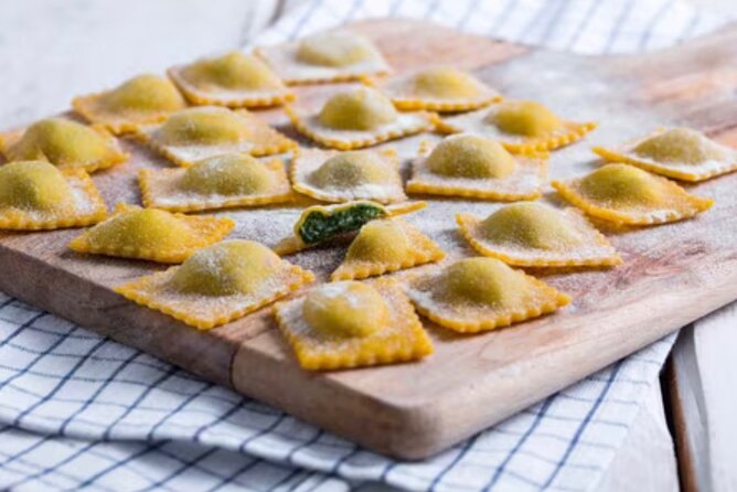 Cooking Class for Pasta Lovers in Florence Country House - Bruschetta Starter: Tuscan Flavors You Can Replicate