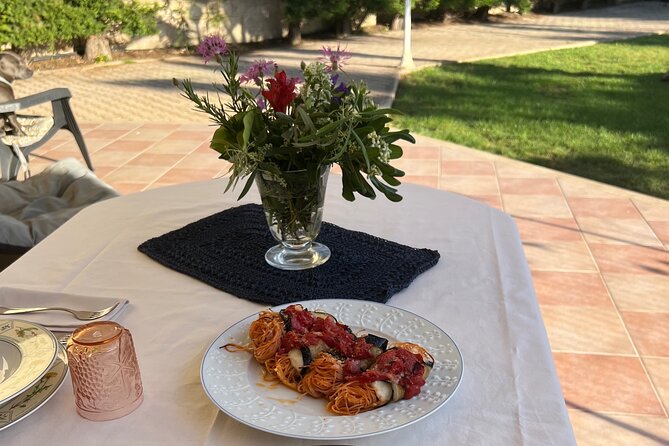 Fresh local pasta lesson in the garden - The Lesson Flow: Four Pastas, Traditional Hands, Real Skills