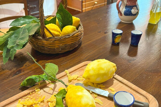 Fresh pasta and Limoncello course in a lemon grove - Step 1: handwashing and the limoncello lesson
