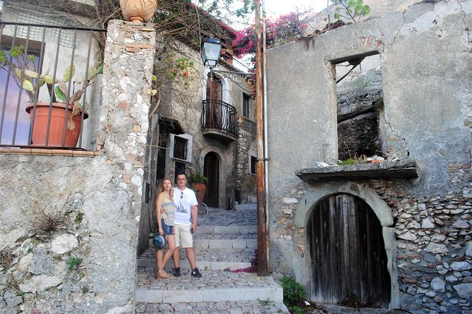 From Taormina: Private/Guided Godfather with appetizer and Pasta - Forza d’Agro: vendetta streets, churches, and a Norman castle reminder