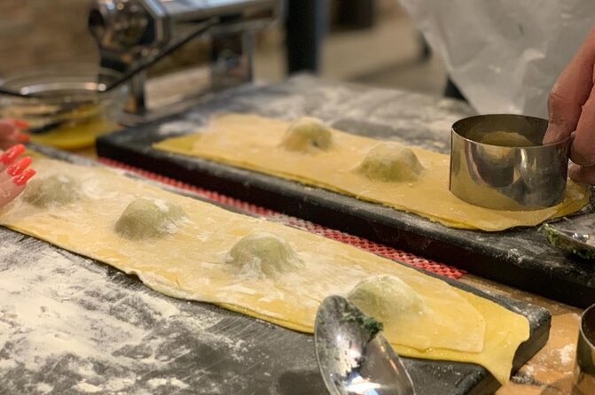 Palermo: Pasta and Tiramisu Small Group Cooking Class with Wine - Welcome Prosecco and a Real Restaurant Kitchen in Palermo