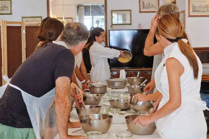Pasta and Tiramisu Cooking Class in Rome, Piazza Navona - Brushed-Up Basics: Bruschetta + Your Drink While Pasta Cooks