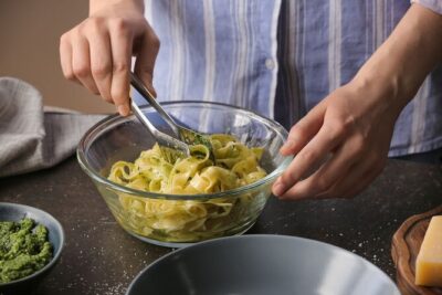Pasta Cooking Class with Pesto Sauce Making in Rome City Center - How a 2.5-hour class turns into dinner
