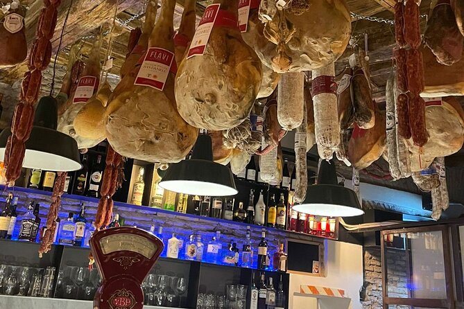 Private Pasta & Tiramisu Cooking Class with Unlimited Wine - Carbonara Lessons: Choosing Your Sauce and Getting the Classic Right