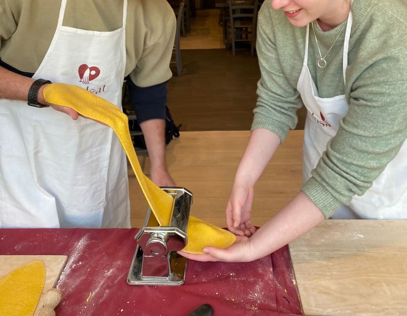 Rome: 1 Hour Pasta Making Class - What You’ll Make: Classic Fettuccine from Eggs, Flour, and Water