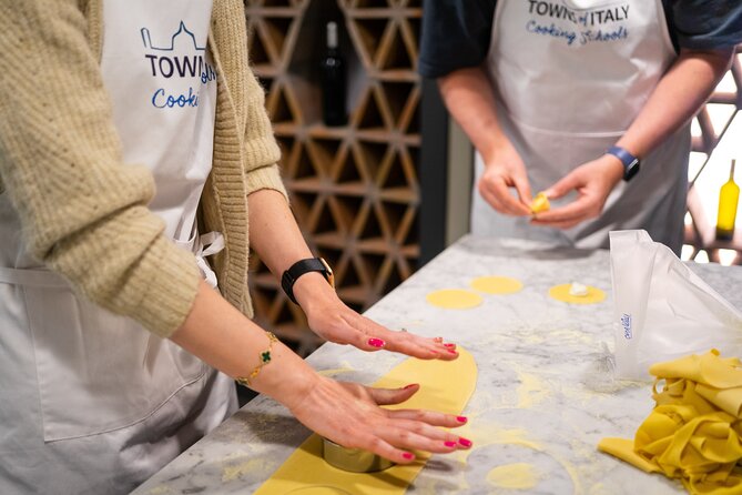 Rome: Hands-On Pasta & Gelato Cooking Class in the City’s Heart - Rome’s Heart Cooking Class: What You Really Do in 3 Hours