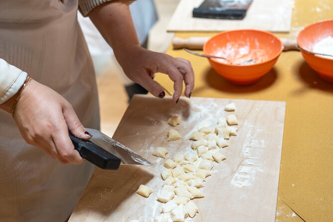 Rome: Pasta and tiramisu class with wine pairing at Come Na Vorta - Pasta and tiramisu class in Rome, centered on real technique