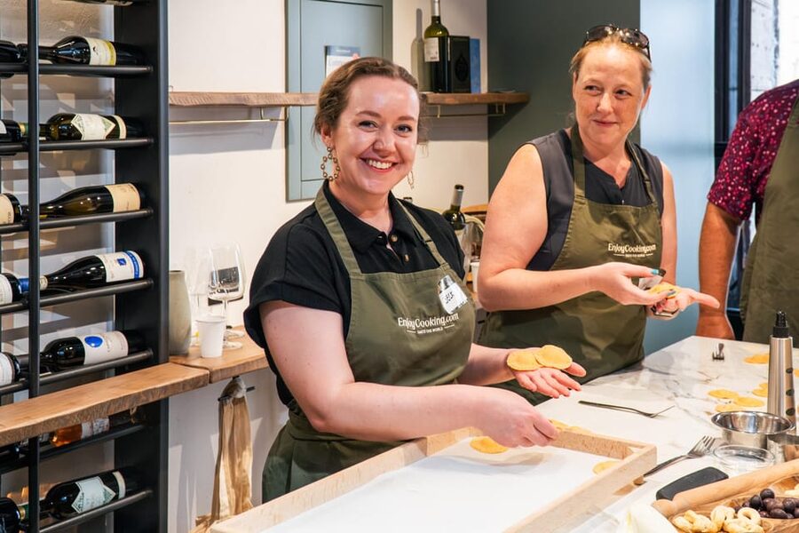 Rome: Pasta, Ravioli & Tiramisu Cooking Class by Colosseum - Wine, snacks, and the pace of the room