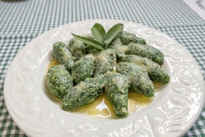 Share your Pasta Love: Small group Pasta and Tiramisu class in Trento - Welcome Aperitivo: Prosecco, Snacks, and Getting Oriented
