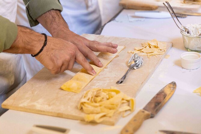 Top Class of Ravioli, Fettuccine and Tiramisu Workshop in Rome - Group size and the instructor effect: what the best reviews point to