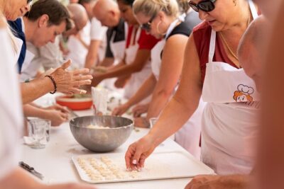 Turin: Exclusive Private Pasta&Tiramisu Class with a Local Mamma - Starter: Prosecco & nibbles and the Italian aperitivo mindset