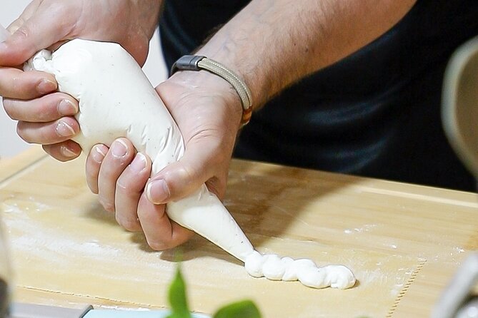 Valencia: Fresh Pasta Workshop with Food at Coolinary Experience - Fresh Pasta in Central Valencia: What Makes It Special