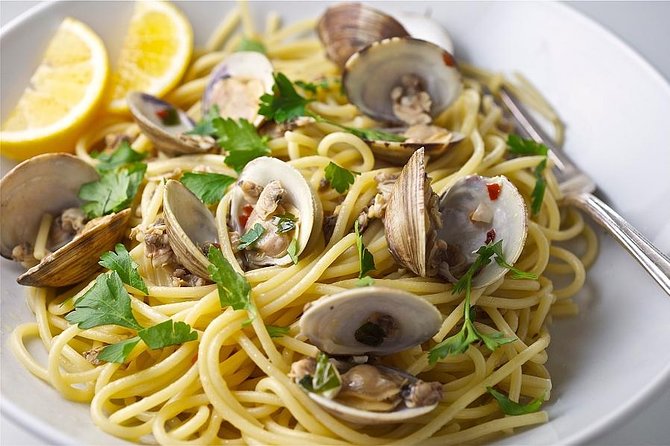 Venice Cooking Class in Mestre – Pasta & Tiramisu, wine and more - Giudecca at 6 PM: Getting to the right doorstep
