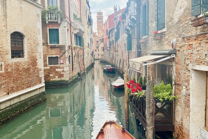 Venice: Jewish Ghetto & Cannaregio Area Food Tour: Pasta Wine Gelato and More! - Drinks and Non-Drink Options: Wine Is Part of the Point