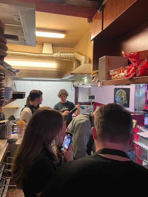 Venice: Pasta Carbonara Cooking Class with Wine - Entering Al Vapore: Why This Venue Changes the Class