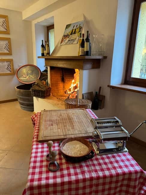 Verona: Pasta Cooking Class with Wine Tasting - Fresh fettuccine and ravioli: what you learn in the kitchen